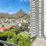 Chic Urban Retreat In Sea Point