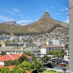 Chic Urban Retreat In Sea Point
