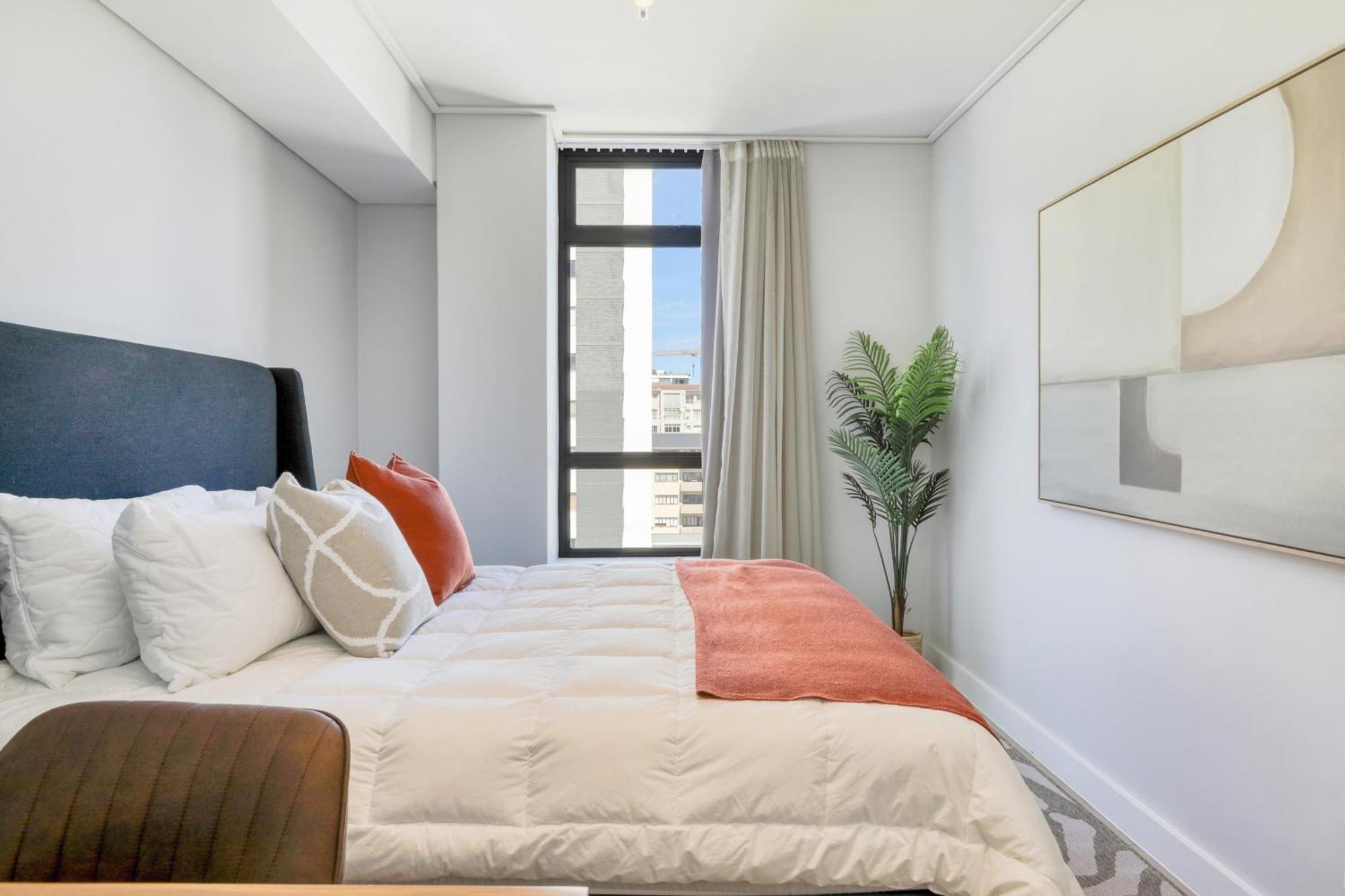 Chic Urban Retreat In Sea Point
